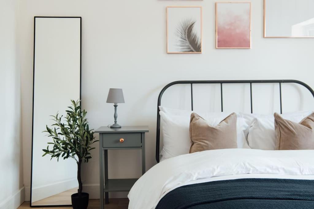 Stylish 2 Bedroom Flat In Ilford, London Eksteriør bilde